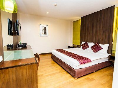 होटल Bally Silom 3*